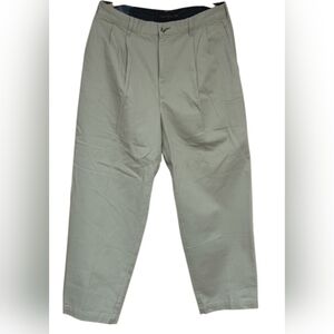 Men's Pants. New. 34x30. Khaki's.